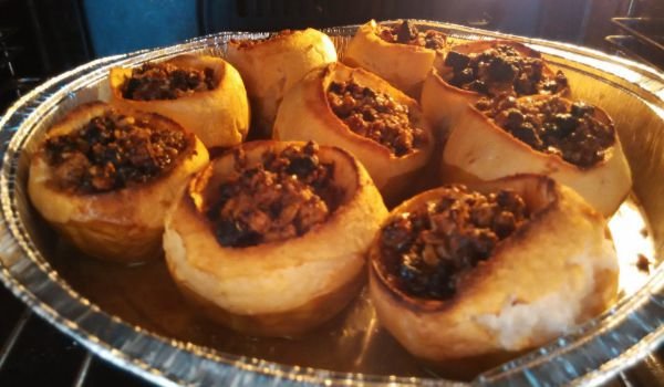 Хрупкави пълнени ябълки