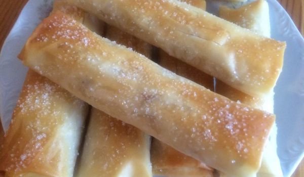 Хрупкави пурички с локум и орехи