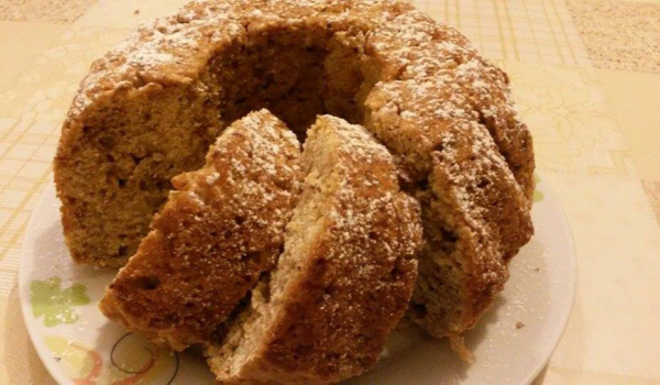 Ябълков кекс с орехи