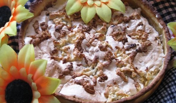 Ябълков пирог с белтъчен крем