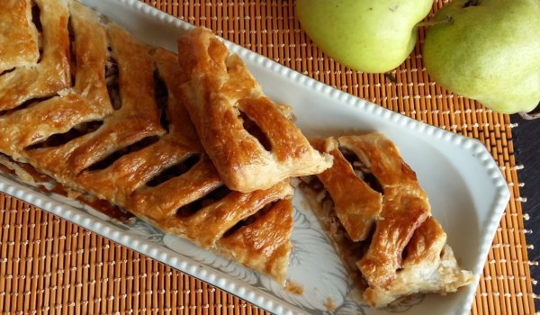 Ябълков щрудел с круши