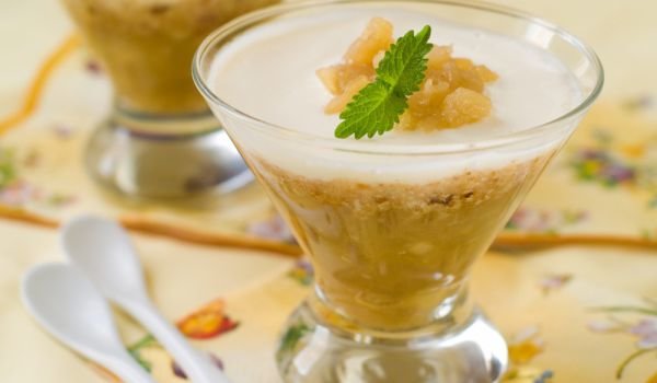 Ябълков сладкиш без печене в купички