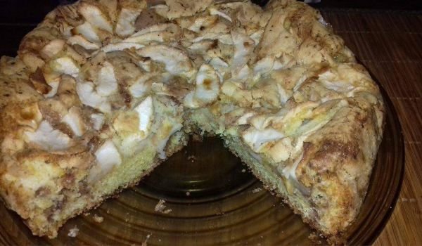 Ябълков сладкиш и чаени бисквитки