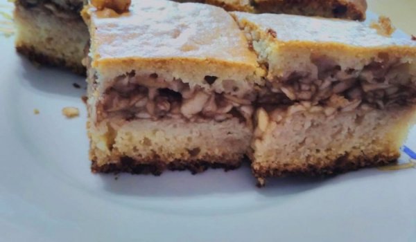 Ябълков сладкиш на пластове