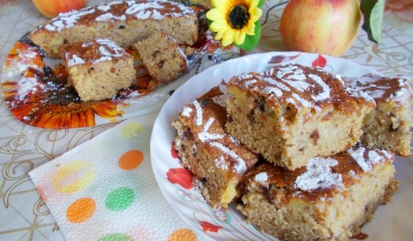 Ябълков сладкиш с бисквити Златна есен