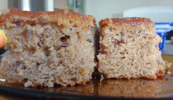 Ябълков сладкиш с орехи, конфитюр и канела