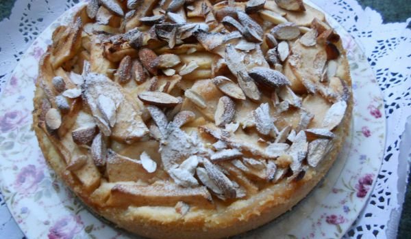 Ябълков тарт с крема сирене