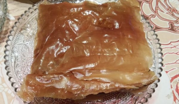 Ябълкова баклава с орехи