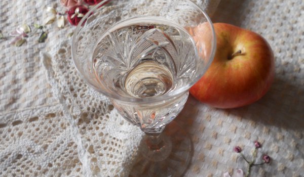 Ябълкова ракия