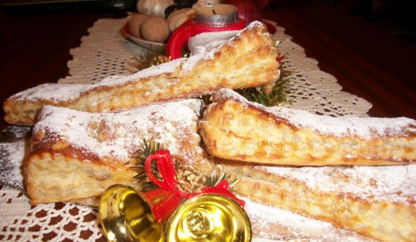 Ябълкови щрудели от бутертесто