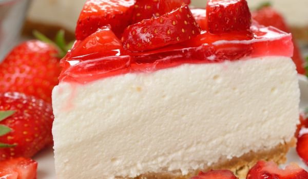 Ягодов чийзкейк със заквасена сметана