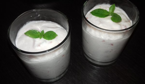 Ягодов Мус с Кисело Мляко