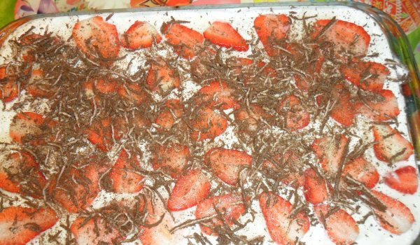 Ягодова торта с бисквити