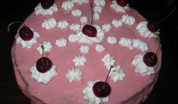 Ягодова торта с крем и череши