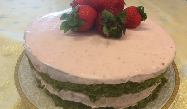 Ягодово-спаначена торта