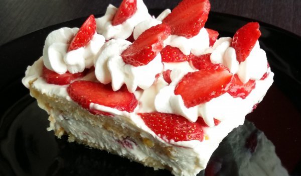 Ягодово тирамису с маскарпоне и бял шоколад