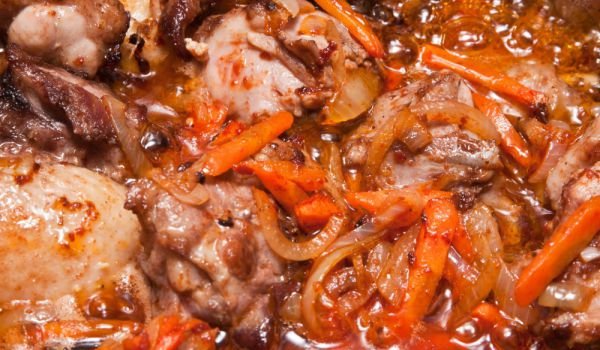 Яхния от патица в тенджера под налягане