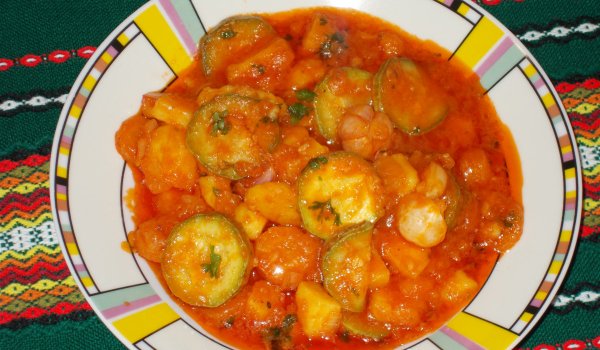 Яхния от тиквички и пресни картофки