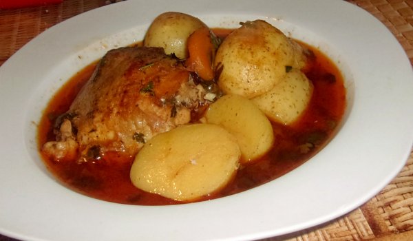 Яхния Пиле с картофи