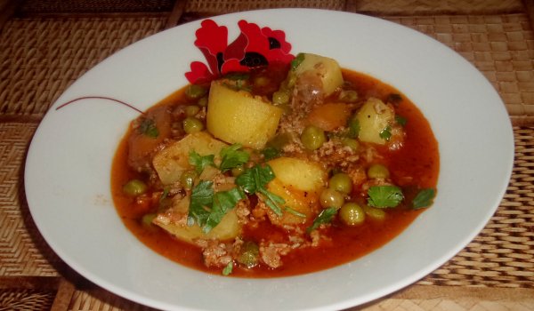 Яхния с Картофи, Кайма и Грах