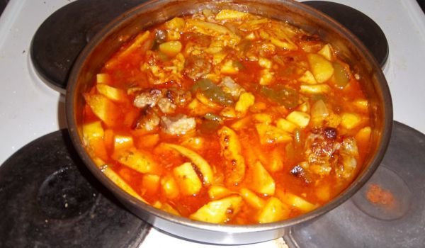 Яхния с месо и картофи