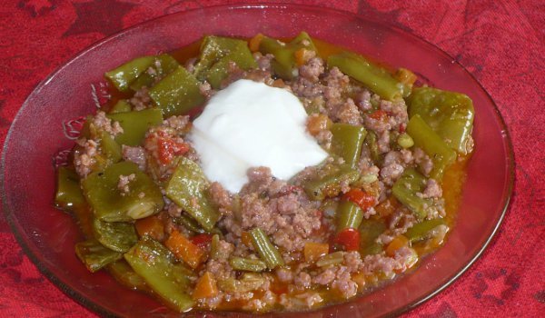 Яхния зелен боб с кайма