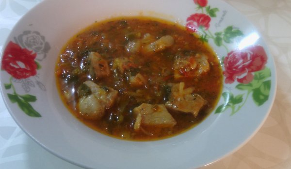 Яхнийка със свинско и домати