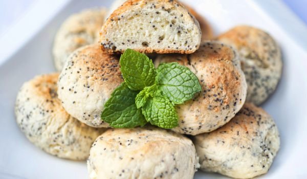 Яйчени хрупкави бисквити с мак