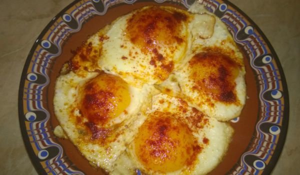 Яйца на очи