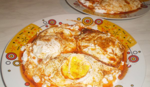 Яйца по Панагюрски с цедено мляко