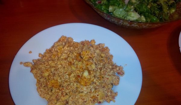 Яйца с домати и извара