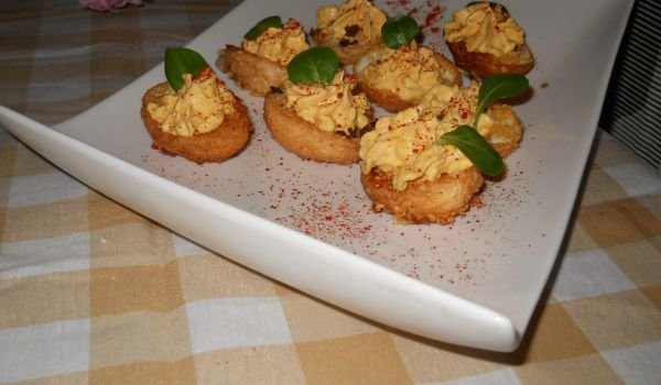 Яйца с корнфлейкс панировка