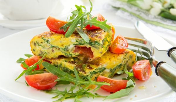 Яйца с пресен лук на фурна