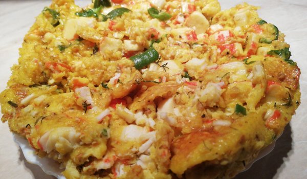 Яйца в мултикукър с булгур и ролца от раци