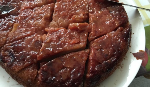 Икономичен Сладкиш с Компот от Дюли