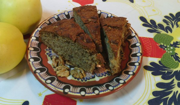 Икономичен сладкиш с орехи и вода