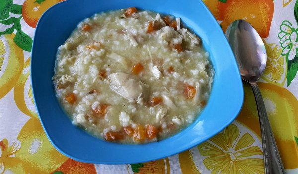 Икономична яхния с ориз и пилешко