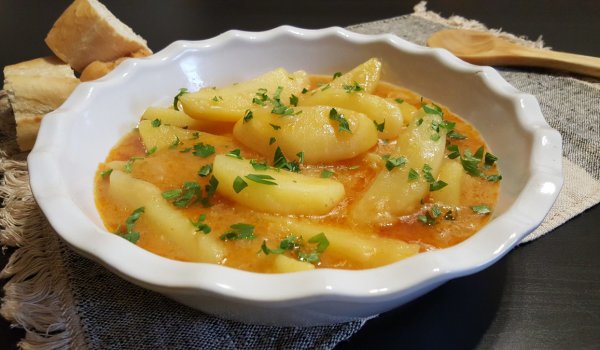 Икономична картофена яхния