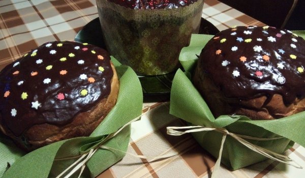 Италиански козунак Панетоне с шоколадова глазура