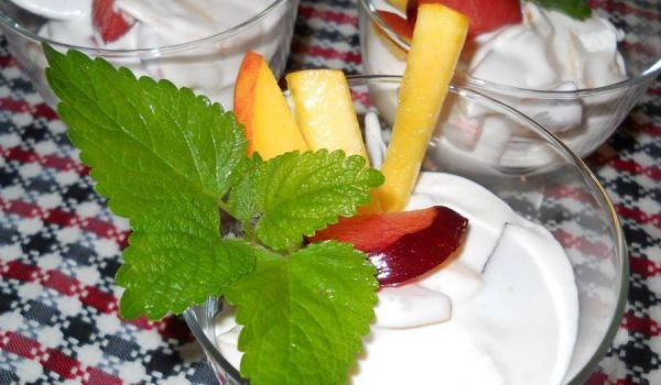 Желиран крем с праскови и сметана