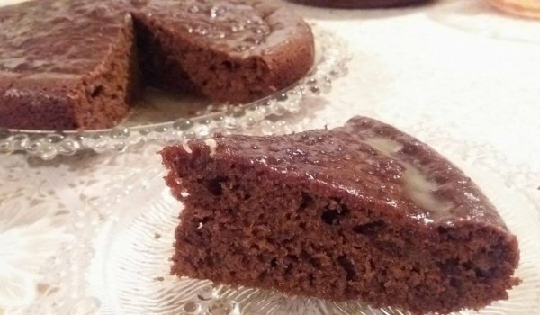 Какаов сладкиш с карамелена глазура