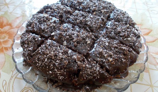 Какаов сладкиш с поръска