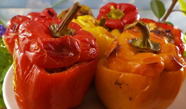 Камби с плънка от кайма и фъстъци
