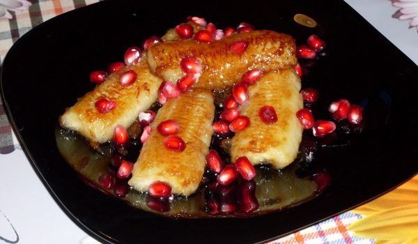 Карамелизирани банани с нар