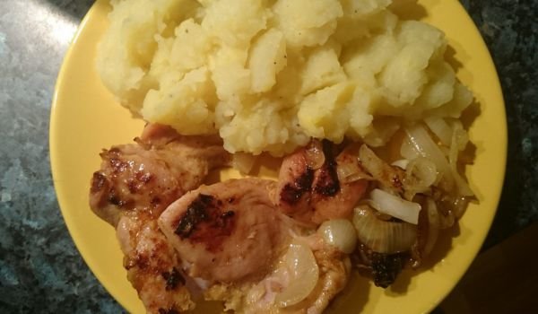 Карамелизирани пилешки пържоли с картофено пюре