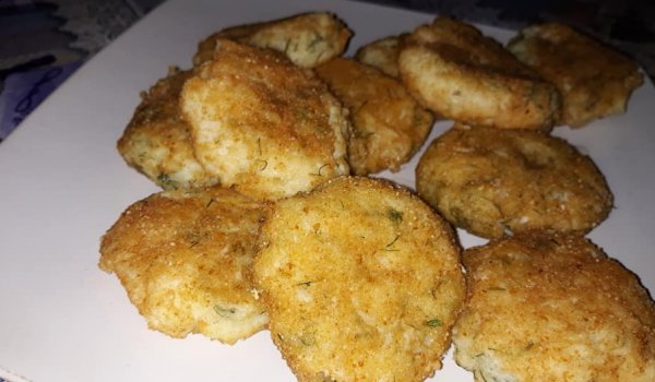 Карфиолени кюфтенца с грис и копър