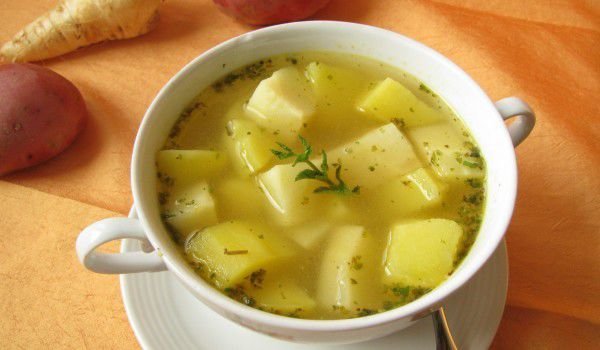 Картофен бульон с чесън