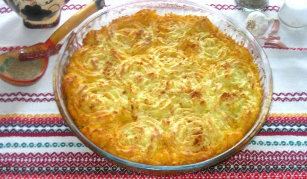 Картофен пай с кайма и зеленчуци