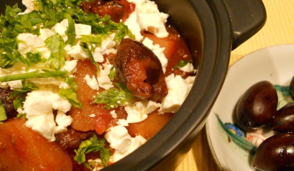 Картофена гръцка яхния с маслини и сирене Фета
