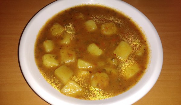 Картофена яхния със зелен лук
